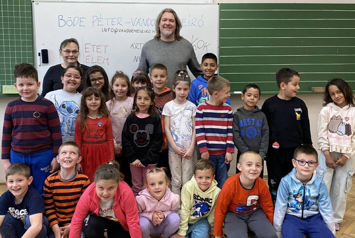 K�lt�szet, humor �s motiv�ci�: B�de P�ter v�ndor mese�r� l�togat�sa iskol�nkban